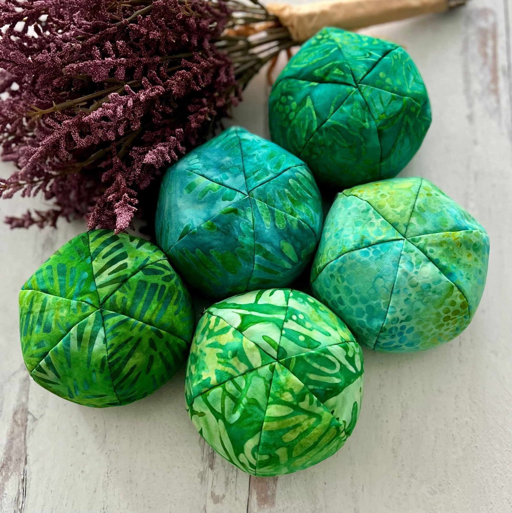 Good Medicine Ball organic STRESS RELIEF lavender hot/cold: Assorted / Essential Oil Blend - The Regal Find