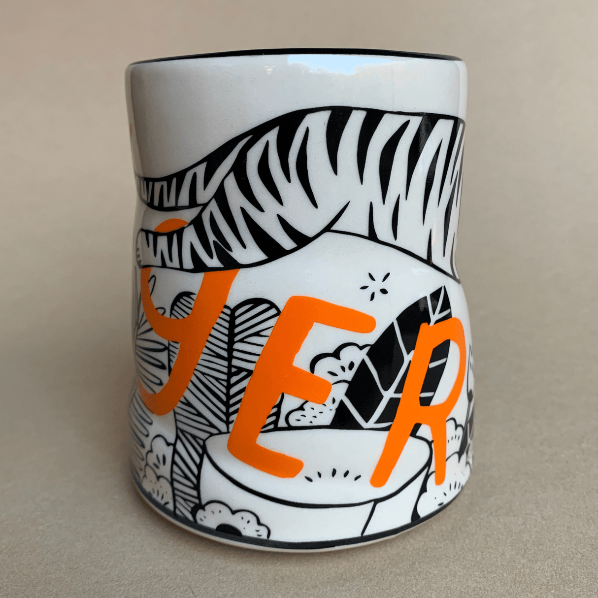 Lucky Tiger Cup - XLarge - The Regal Find