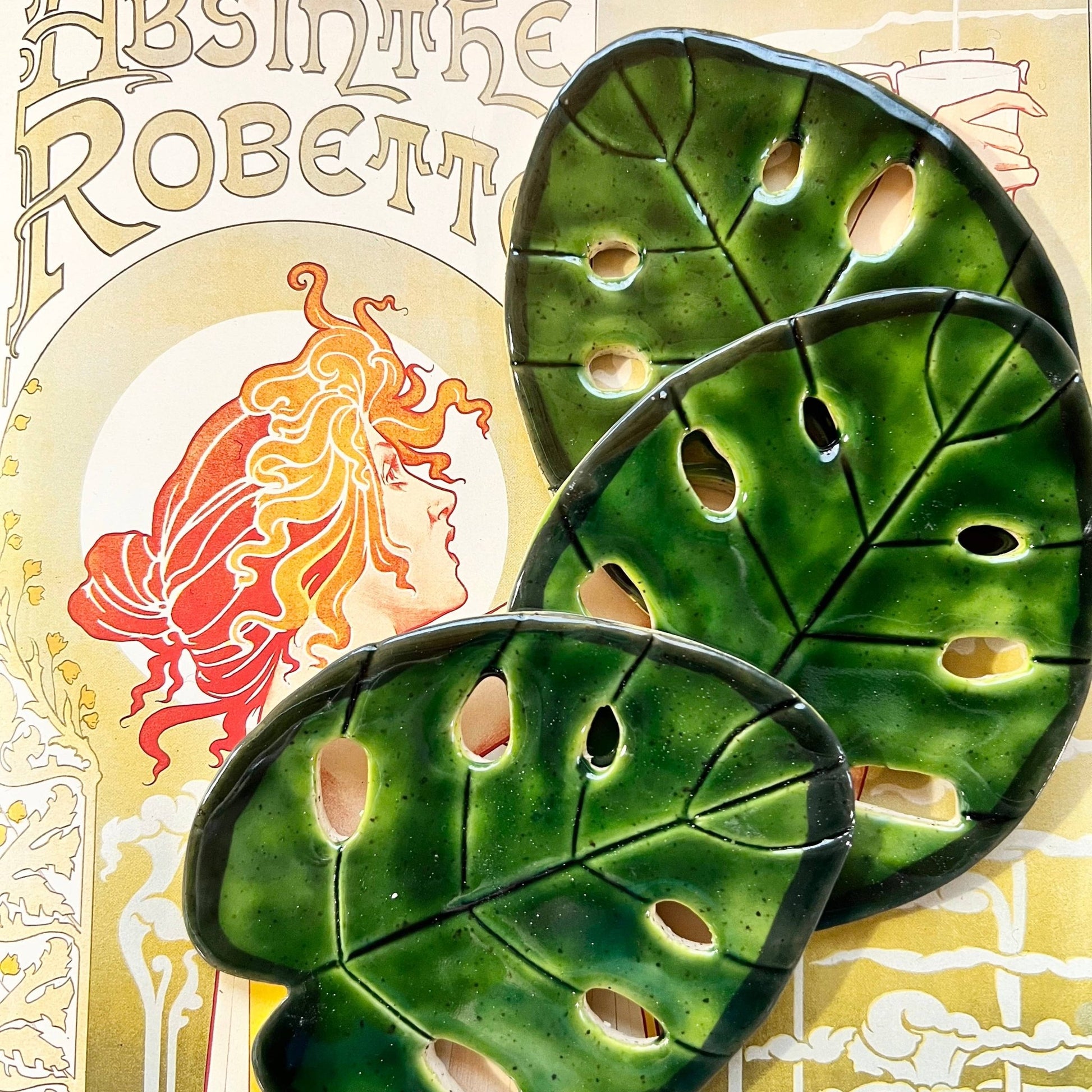 Monstera Leaf Ceramic Soap Dish - The Regal Find