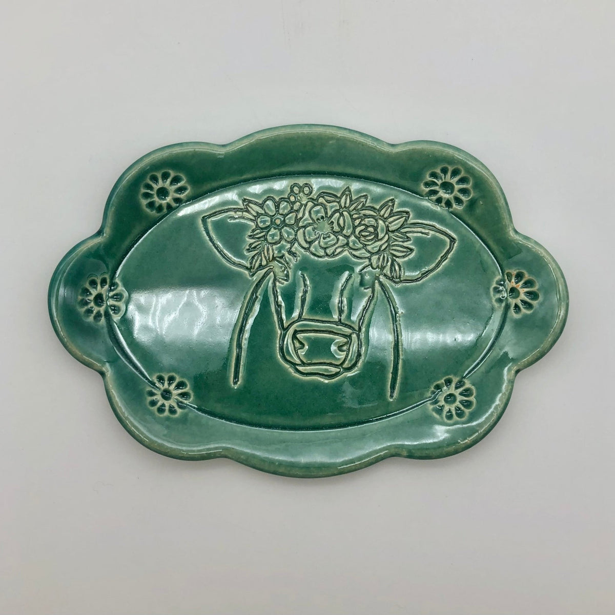 Embossed Oval Scalloped Plate - The Regal Find