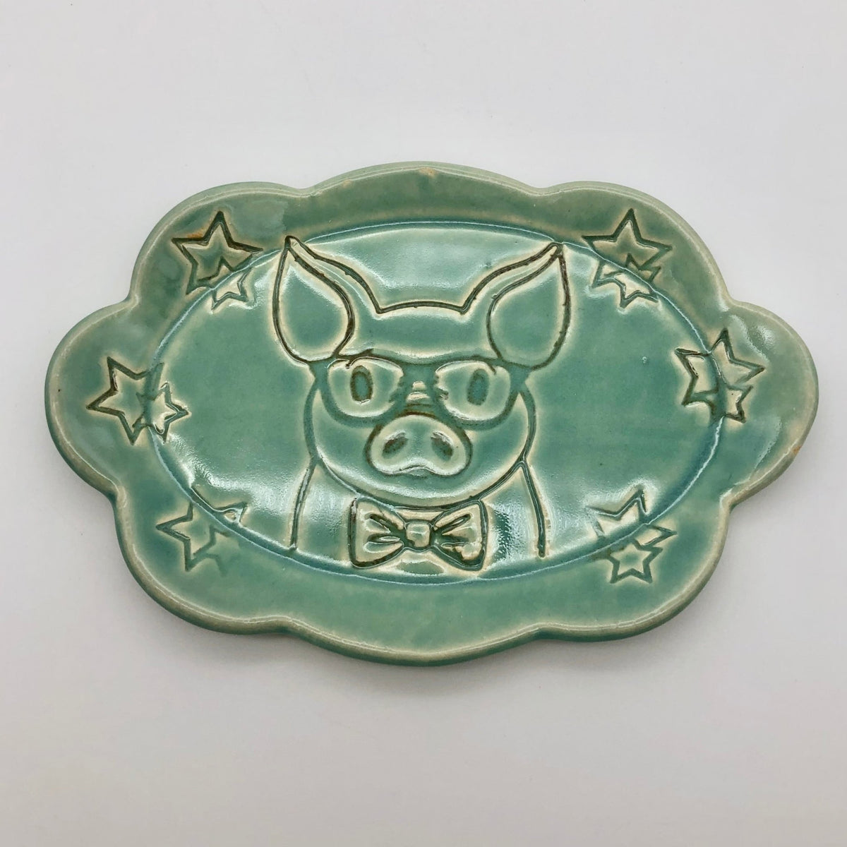 Embossed Oval Scalloped Plate - The Regal Find